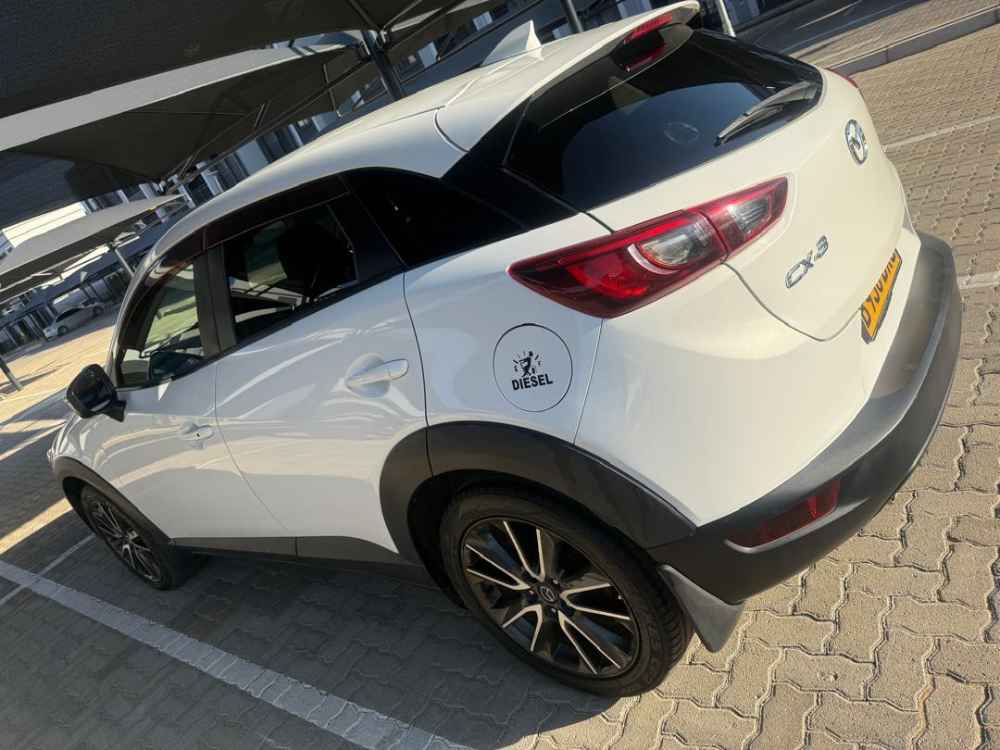 2015 Mazda C-X3 product image