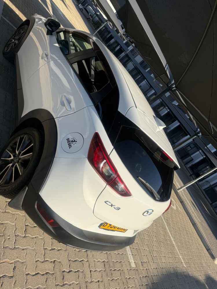 2015 Mazda C-X3 product image